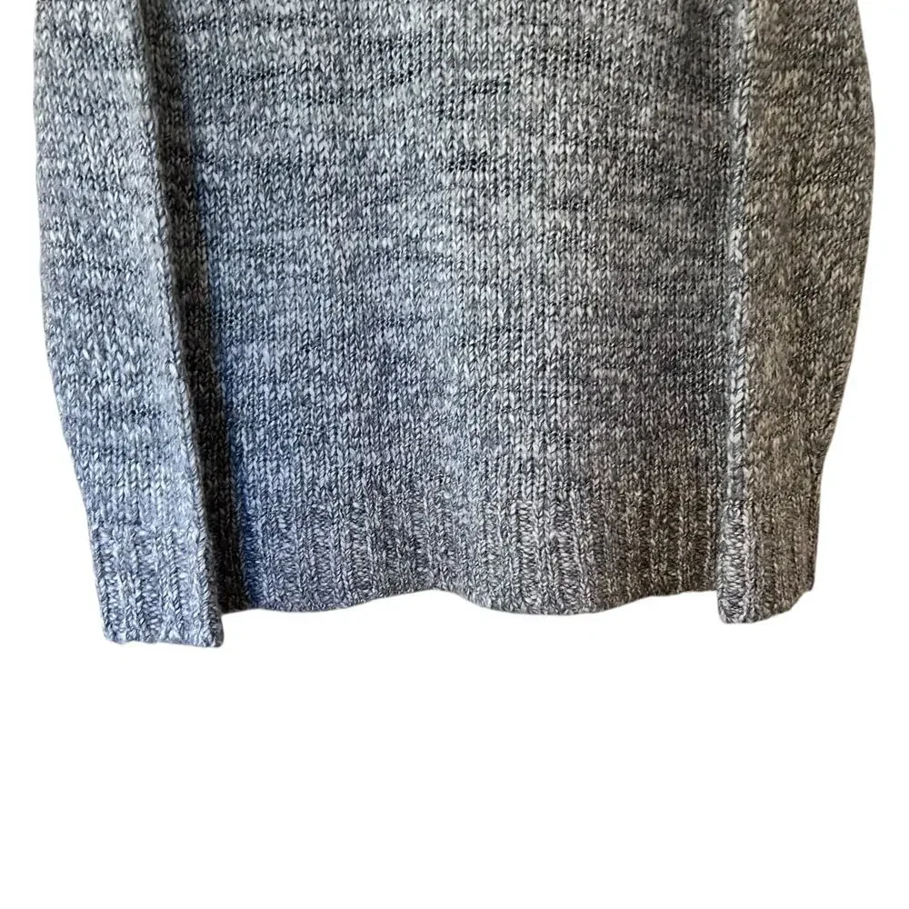 Tommy Bahama Men Size LG Cool Gray Wool Blend Crew Neck Sweater Outdoors Office
